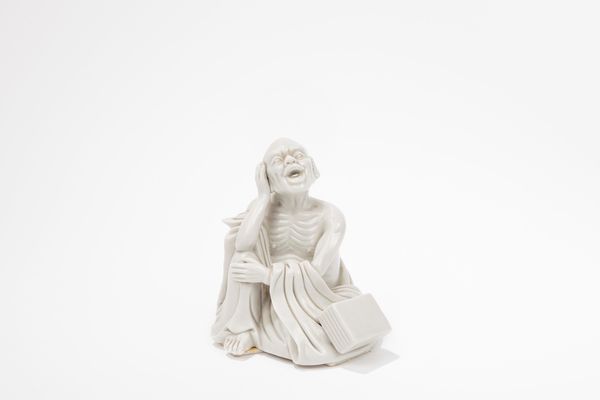 FIGURA IN PORCELLANA BIANCO DI CINA  - Asta Arte Orientale  - Associazione Nazionale - Case d'Asta italiane