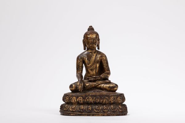 BUDDHA IN RAME DORATO  - Asta Arte Orientale  - Associazione Nazionale - Case d'Asta italiane