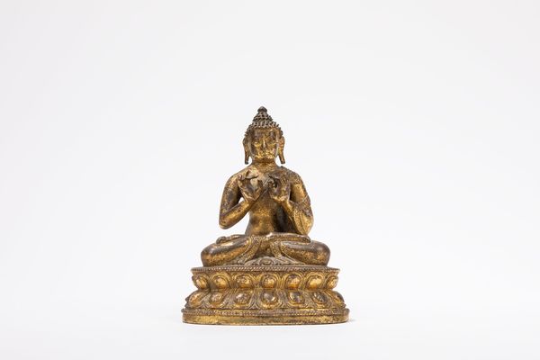 BUDDHA IN BRONZO DORATO  - Asta Arte Orientale  - Associazione Nazionale - Case d'Asta italiane