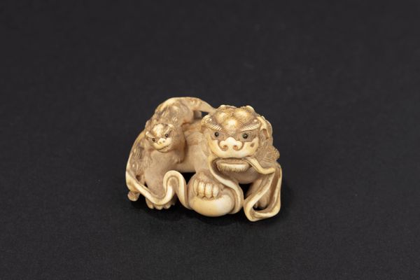 ☼NETSUKE/OKIMONO IN AVORIO  - Asta Arte Orientale  - Associazione Nazionale - Case d'Asta italiane