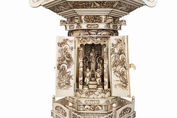 ☼GRANDE PAGODA IN AVORIO DI ELEFANTE SCOLPITO A RAFFIGURARE UN TEMPIETTO  - Asta Arte Orientale  - Associazione Nazionale - Case d'Asta italiane