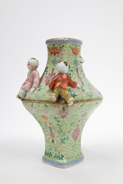 VASO IN PORCELLANA FAMIGLIA ROSA  - Asta Arte Orientale  - Associazione Nazionale - Case d'Asta italiane