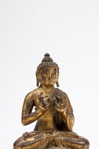 BUDDHA IN BRONZO DORATO  - Asta Arte Orientale  - Associazione Nazionale - Case d'Asta italiane