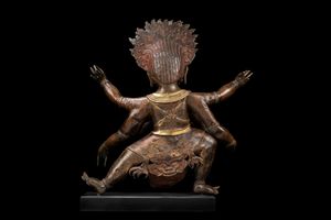 GRANDE FIGURA IN RAME E BRONZO DORATO  - Asta Arte Orientale  - Associazione Nazionale - Case d'Asta italiane