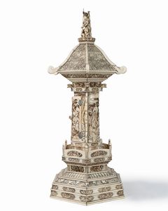 ☼GRANDE PAGODA IN AVORIO DI ELEFANTE SCOLPITO A RAFFIGURARE UN TEMPIETTO  - Asta Arte Orientale  - Associazione Nazionale - Case d'Asta italiane