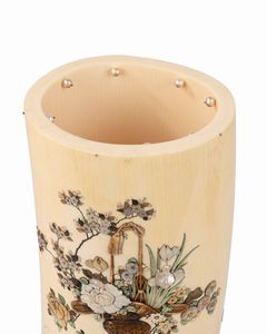 ☼VASO SHIBAYAMA IN AVORIO  - Asta Arte Orientale  - Associazione Nazionale - Case d'Asta italiane