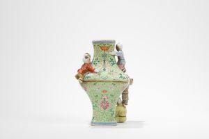 VASO IN PORCELLANA FAMIGLIA ROSA  - Asta Arte Orientale  - Associazione Nazionale - Case d'Asta italiane