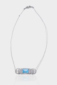 GIROCOLLO - Peso gr 18 3 Lunghezza cm 43 in oro bianco con al centro pendente rigido con topazio azzurro e diamanti taglio  [..]