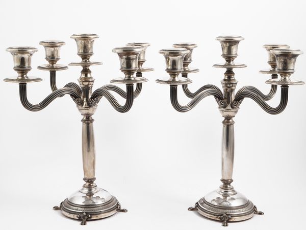 Coppia di candelabri in argento, Cesa Alessandria, Anni Trenta  - Asta Una casa fiorentina. Tra tradizione e modernit L'argenteria - I  - Associazione Nazionale - Case d'Asta italiane