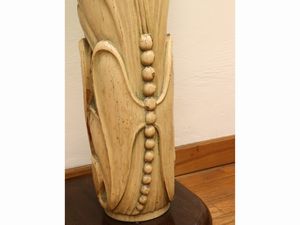 Consolle in legno laccato ad imitazione dell'avorio, attribuibile a Giovanni Gariboldi  - Asta 	 Una casa fiorentina. Tra tradizione e modernit Arte moderna e contemporanea Raccolta di dipinti moderni e Design - II  - Associazione Nazionale - Case d'Asta italiane