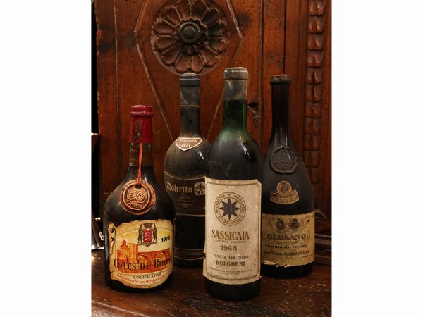 Quattro bottiglie di vino da collezione  - Asta Una casa fiorentina. Tra tradizione e modernit Le collezioni, i dipinti, gli arredi - III  - Associazione Nazionale - Case d'Asta italiane