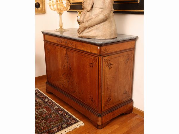 Cassettone-credenza impiallacciato in acero, Carlo X  - Asta Una casa fiorentina. Tra tradizione e modernit Le collezioni, i dipinti, gli arredi - III  - Associazione Nazionale - Case d'Asta italiane