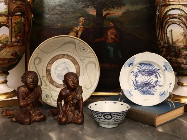 Assortimento di chinoiserie  - Asta Una casa fiorentina. Tra tradizione e modernit Le collezioni, i dipinti, gli arredi - III  - Associazione Nazionale - Case d'Asta italiane