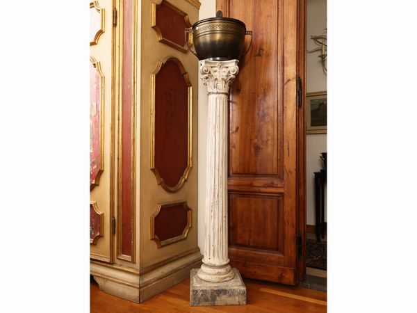 Coppia di colonne in legno intagliato e dipinto bianco  - Asta Una casa fiorentina. Tra tradizione e modernit Le collezioni, i dipinti, gli arredi - III  - Associazione Nazionale - Case d'Asta italiane