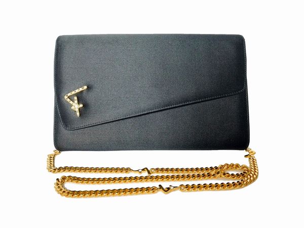 Salvatore Ferragamo, Pochette da sera in raso nero  - Asta Vintagemania - Associazione Nazionale - Case d'Asta italiane