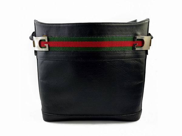 Gucci, Borsa a secchiello in pelle nera  - Asta Vintagemania - Associazione Nazionale - Case d'Asta italiane