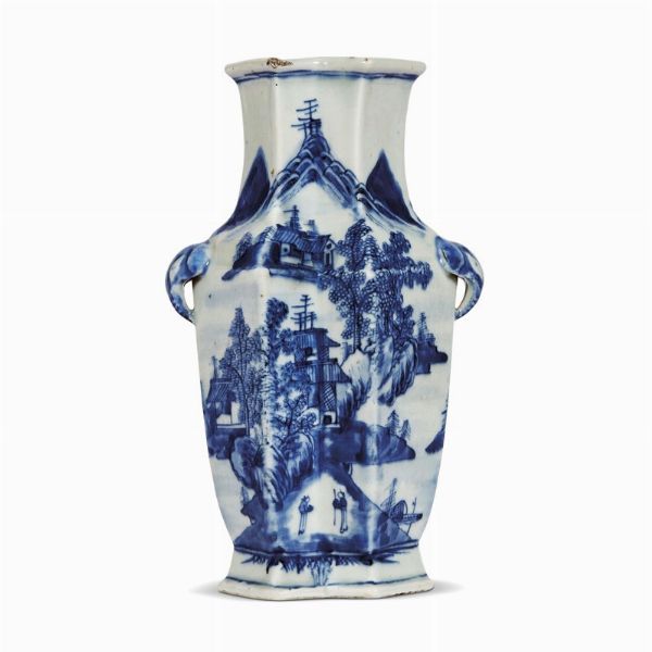 VASO OTTAGONALE, CINA, DINASTIA QING, SEC. XIX  - Asta Arte Orientale - Associazione Nazionale - Case d'Asta italiane