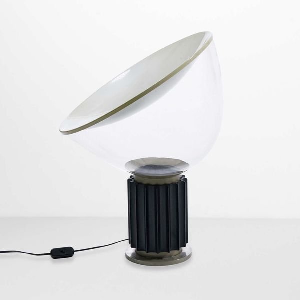 ACHILLE E PIERGIACOMO CASTIGLIONI : Lampada da tavolo mod. Taccia  - Asta Design - Associazione Nazionale - Case d'Asta italiane