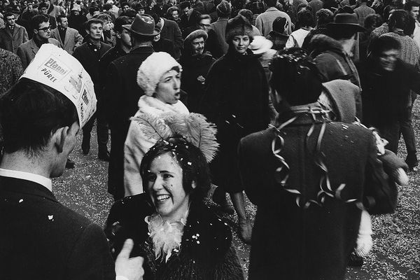 Gianni Berengo Gardin : Carnevale di Monaco  - Asta Fotografia: Under 1K - Associazione Nazionale - Case d'Asta italiane