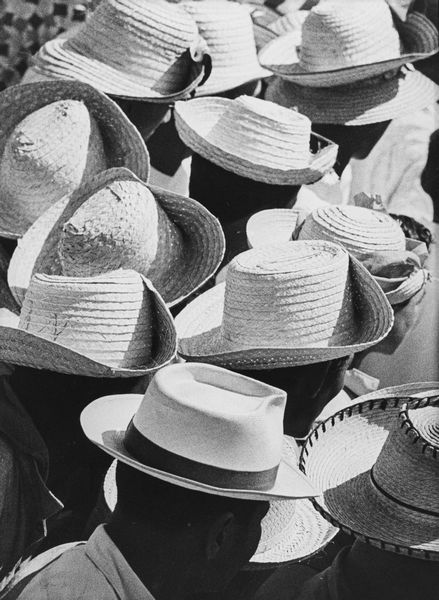 Osvaldo Salas : Sombreros, Cuba  - Asta Fotografia: Under 1K - Associazione Nazionale - Case d'Asta italiane