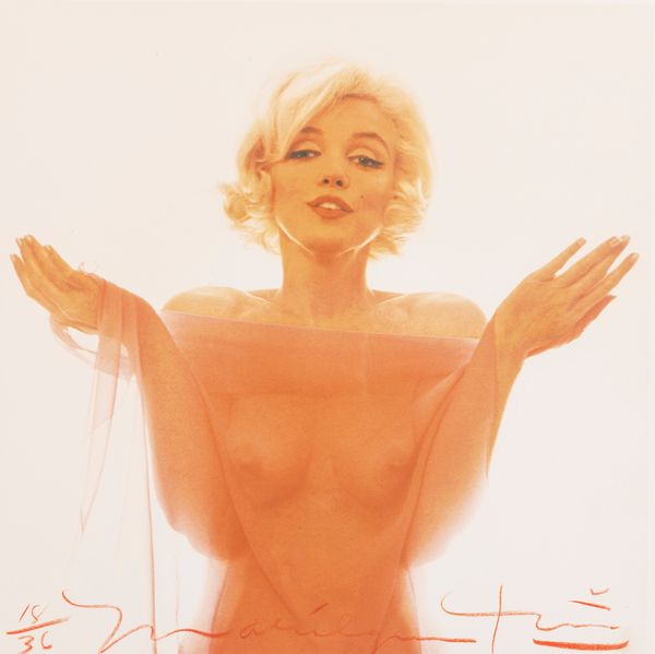 Bert Stern : Marylin Monroe in red scarf  - Asta Fotografia: Under 1K - Associazione Nazionale - Case d'Asta italiane