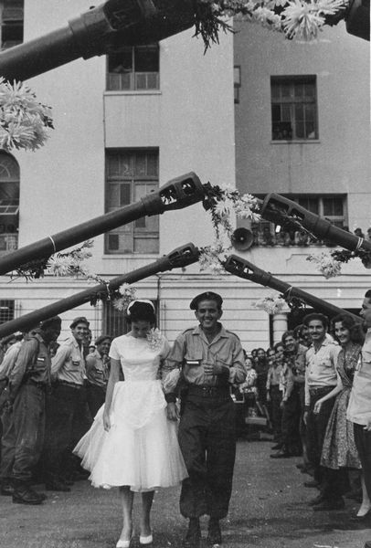 Raùl Corrales : Las Bodas del Miliciano  - Asta Fotografia: Under 1K - Associazione Nazionale - Case d'Asta italiane