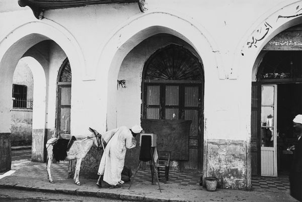 Mario de Biasi : Una via del Cairo  - Asta Fotografia: Under 1K - Associazione Nazionale - Case d'Asta italiane