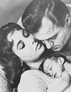 Toni Frissell, Attribuito a - Elizabeth Taylor with Mike Todd and baby