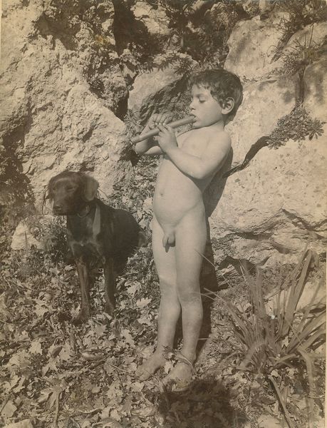 WILHELM VON GLOEDEN : Senza titolo (Bimbo che suona il flauto)  - Asta Fotografia - Associazione Nazionale - Case d'Asta italiane