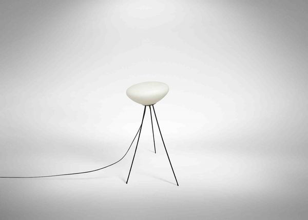 Lampada a treppiede by STILNOVO  - Asta 1950-1980 Design and Decor - Associazione Nazionale - Case d'Asta italiane