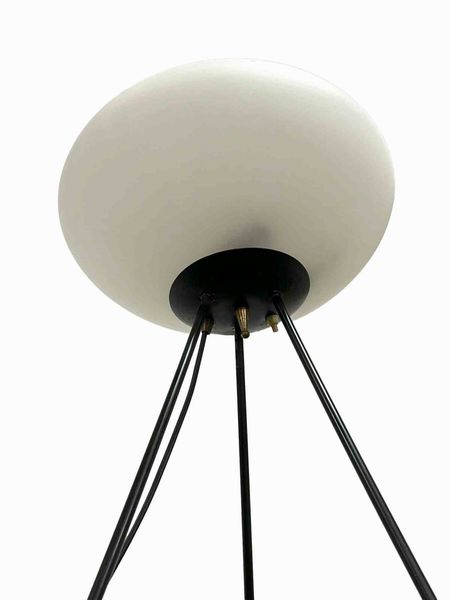 Lampada a treppiede by STILNOVO  - Asta 1950-1980 Design and Decor - Associazione Nazionale - Case d'Asta italiane