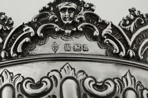 Coppia di bowls. Inghilterra, città di Sheffield 1893, argentiere Martin Hall & Co.  - Asta Argenti da Collezione | Antichi - Associazione Nazionale - Case d'Asta italiane