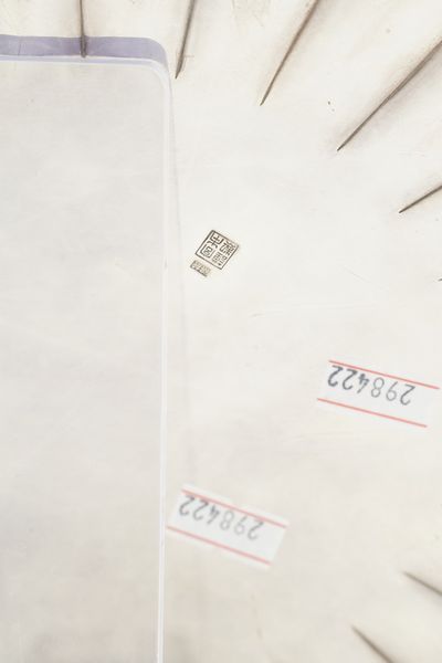 Vassoio rotondo sagomato a forma di loto. Giappone XX secolo, realizzato da Miyamoto Shoko  - Asta Argenti da Collezione | XX secolo - Associazione Nazionale - Case d'Asta italiane