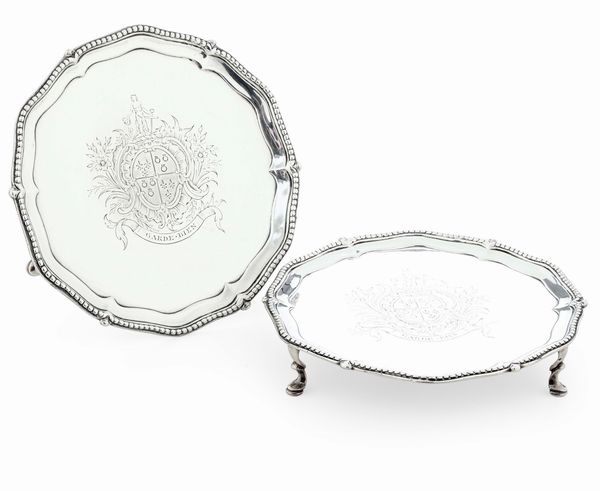 Coppia di salver. Dublino XVIII secolo  - Asta Argenti da Collezione | XX secolo - Associazione Nazionale - Case d'Asta italiane