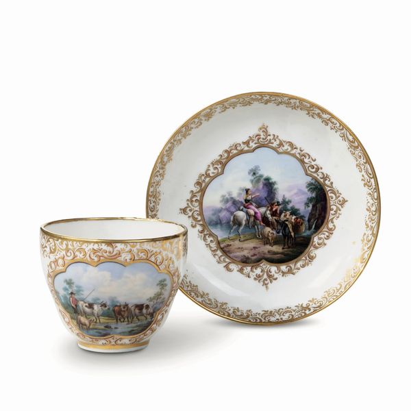 Tazza con piattino<BR>Danimarca, Manifattura Royal Copenhagen, ultimo quarto del XVIII secolo<BR>  - Asta Maioliche, Porcellane e Figure Venete di un Collezionista Veneziano - Associazione Nazionale - Case d'Asta italiane