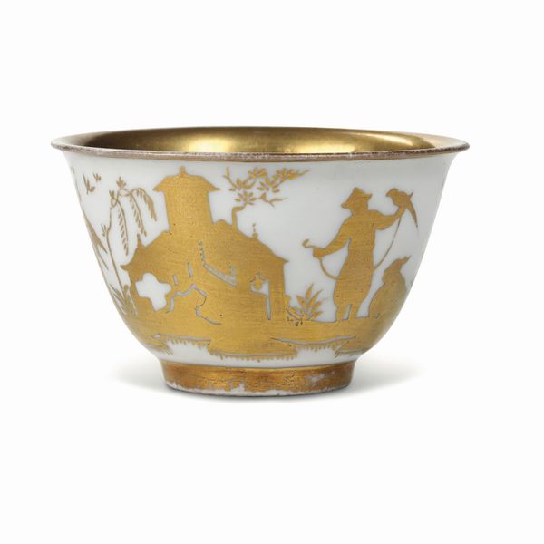 Tazza<BR>Manifattura indeterminata, 1800 circa (porcellana)<BR>Decorazione probabilmente XX secolo<BR>  - Asta Maioliche, Porcellane e Figure Venete di un Collezionista Veneziano - Associazione Nazionale - Case d'Asta italiane