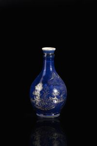 VASO - Vaso in porcellana blu cobalto con dipinti di paesaggio lumeggiati in oro  Cina  dinastia Qing  XVIII sec H cm  [..]