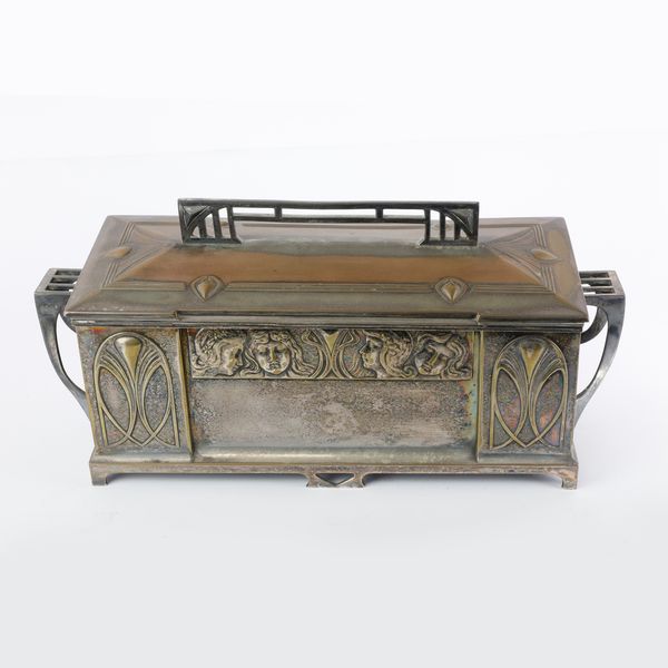 Scatola in metallo argentato Jughenstill  - Asta Smart Auction: arredo, dipinti, sculture, argenti e altro a prezzi vantaggiosi - Associazione Nazionale - Case d'Asta italiane