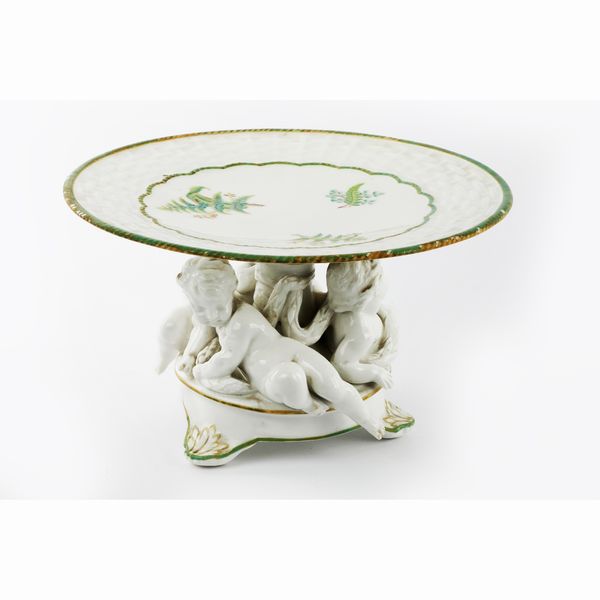 Alzata centrotavola con putti in porcellana bianca  - Asta Smart Auction: arredo, dipinti, sculture, argenti e altro a prezzi vantaggiosi - Associazione Nazionale - Case d'Asta italiane