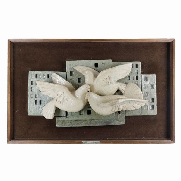 GIORDANO TRONCONI : Le colombe, scultura in forma in ceramica policroma  - Asta Smart Auction: arredo, dipinti, sculture, argenti e altro a prezzi vantaggiosi - Associazione Nazionale - Case d'Asta italiane