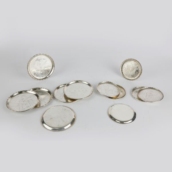 Lotto di 12 sottobicchieri in argento sterling 925/1000  - Asta Smart Auction: arredo, dipinti, sculture, argenti e altro a prezzi vantaggiosi - Associazione Nazionale - Case d'Asta italiane