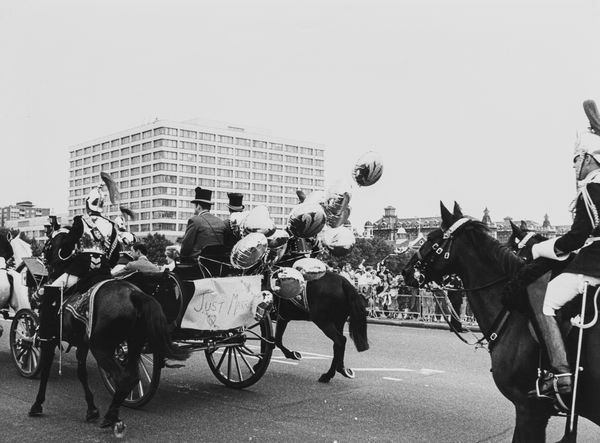 Anonimo : Prince Charles and Lady Diana, leaving for honeymoon  - Asta Fotografia - Associazione Nazionale - Case d'Asta italiane