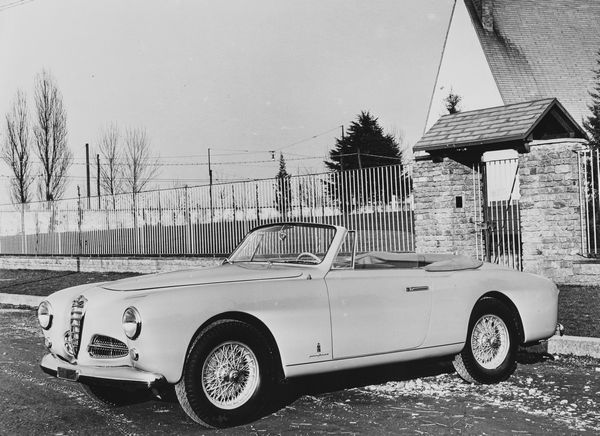 Anonimo : Alfa Romeo 1900, Cabriolet Pinin Farina  - Asta Fotografia - Associazione Nazionale - Case d'Asta italiane