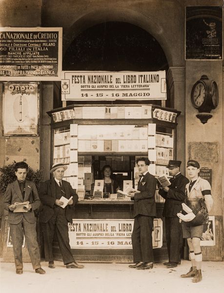 Anonimo : Libreria della stazione di Lucca  - Asta Fotografia - Associazione Nazionale - Case d'Asta italiane