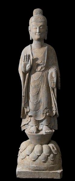 GRANDE BUDDHA IN PIETRA  - Asta Arte asiatica e tribale  - Associazione Nazionale - Case d'Asta italiane