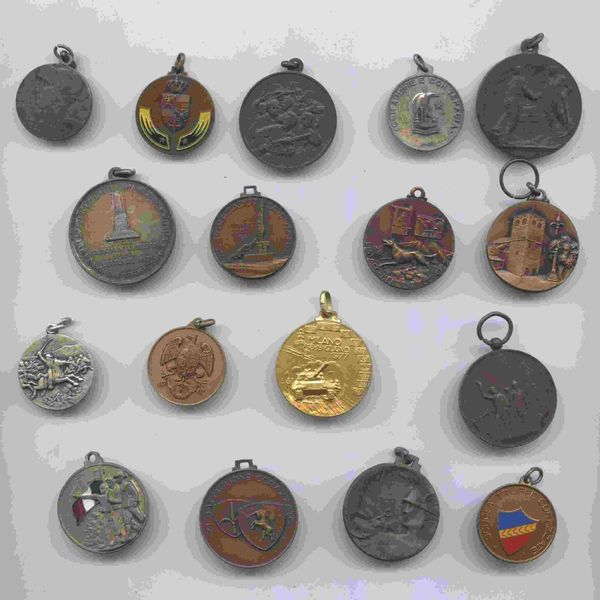 Lotto di 17 medaglie moderne  - Asta Militaria, Medaglie e Ordini Cavallereschi - Associazione Nazionale - Case d'Asta italiane