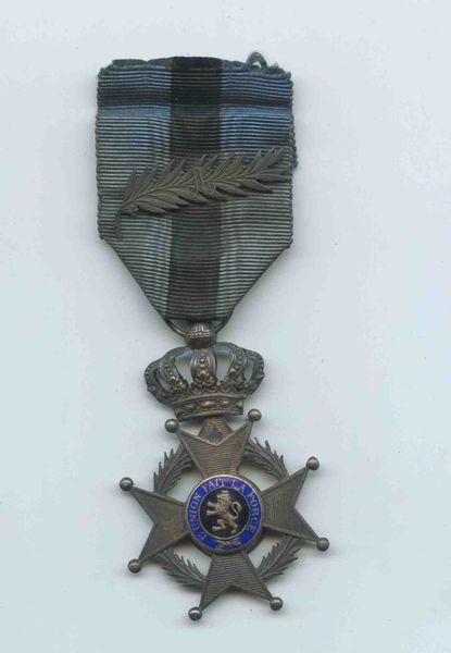 Croce ordine Leopoldo, V classe  - Asta Militaria, Medaglie e Ordini Cavallereschi - Associazione Nazionale - Case d'Asta italiane