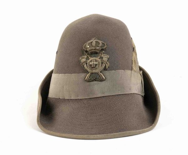 Cappello m.909 da maggiore degli Alpini  - Asta Militaria, Medaglie e Ordini Cavallereschi - Associazione Nazionale - Case d'Asta italiane