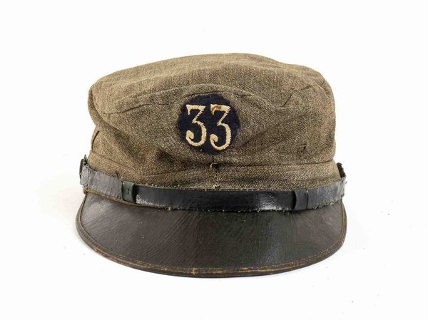 Berretto da fatica truppa del 33 Rgt. Fanteria, brigata Livorno  - Asta Militaria, Medaglie e Ordini Cavallereschi - Associazione Nazionale - Case d'Asta italiane