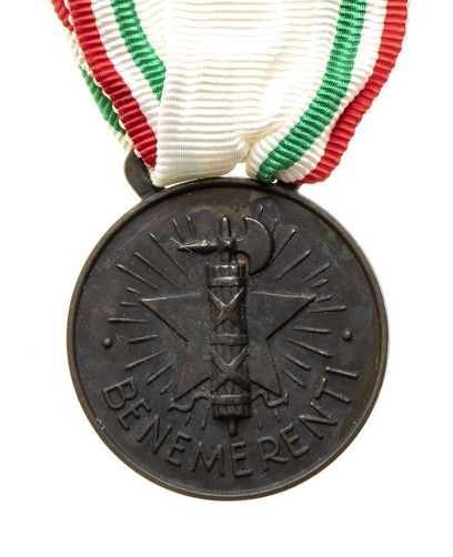 MEDAGLIA DI BENEMERENZA DELLA CRI  - Asta Militaria, Medaglie e Ordini Cavallereschi - Associazione Nazionale - Case d'Asta italiane